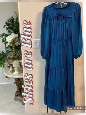 Dillards Skies are Blue tiered ruffle detail Maxi w balloon sleeves SZ M Blue